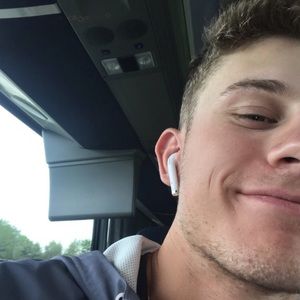 Meet your Posher, Logan